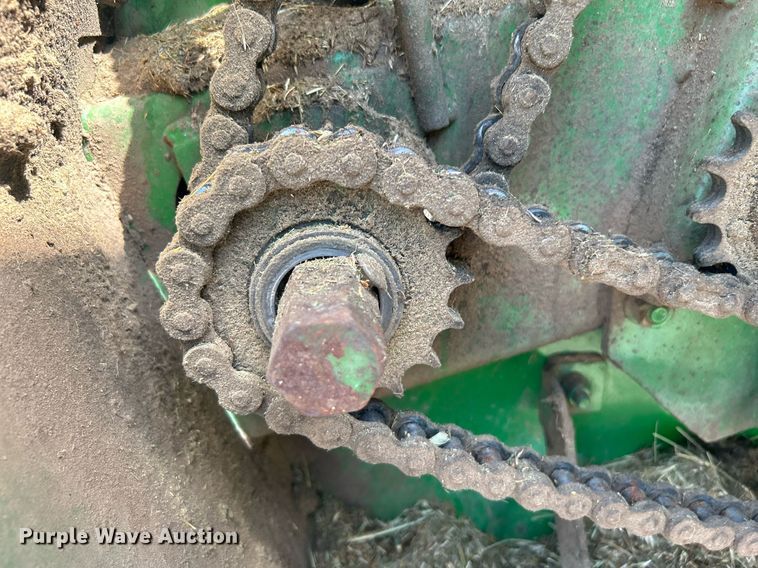 image for item DI7884 2004 John Deere 457 Mega Wide  round baler
