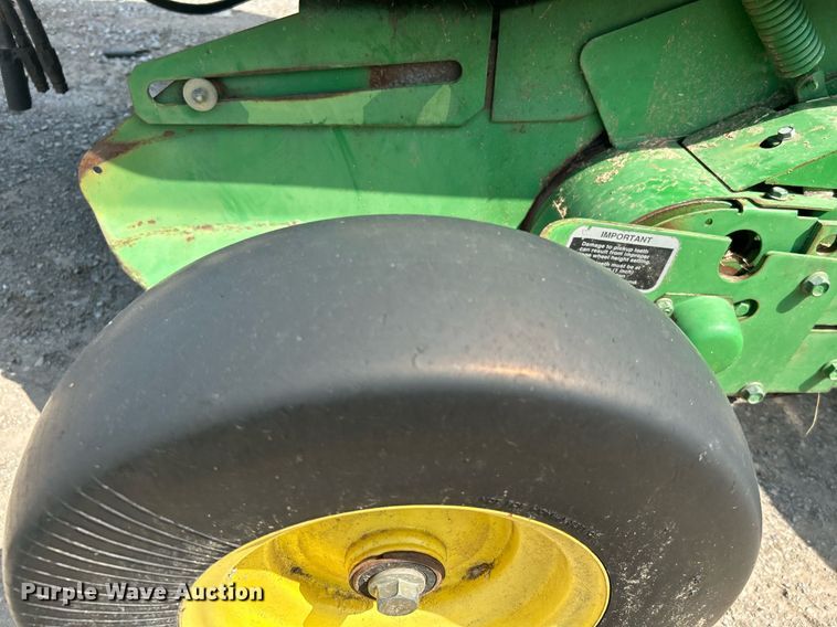 image for item DI7884 2004 John Deere 457 Mega Wide  round baler