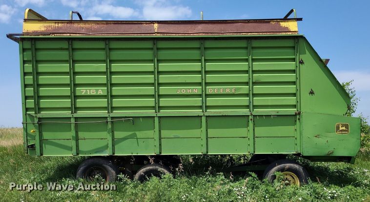 image for item DK1945 John Deere 716A  silage wagon