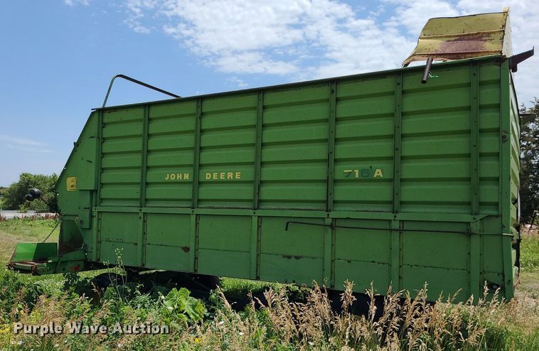 image for item DK1945 John Deere 716A  silage wagon