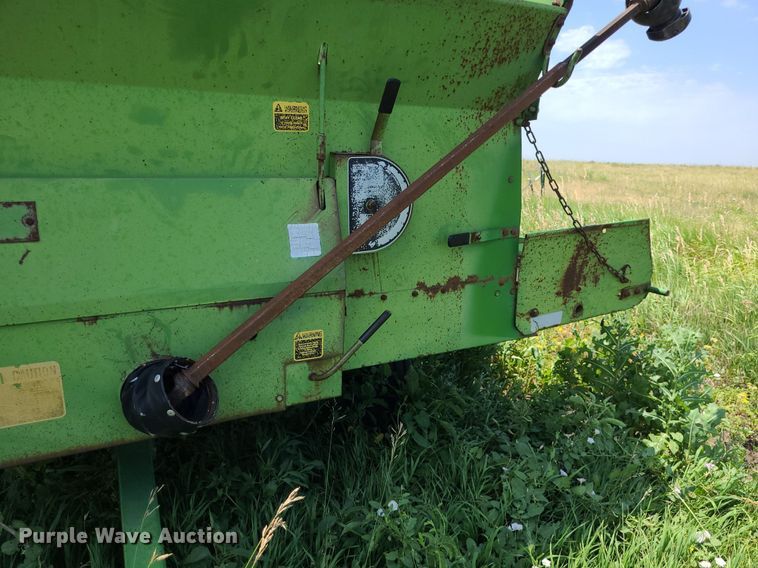 image for item DK1945 John Deere 716A  silage wagon