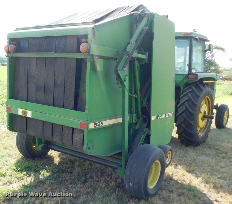 image for item DM2568 1992 John Deere 535  round baler