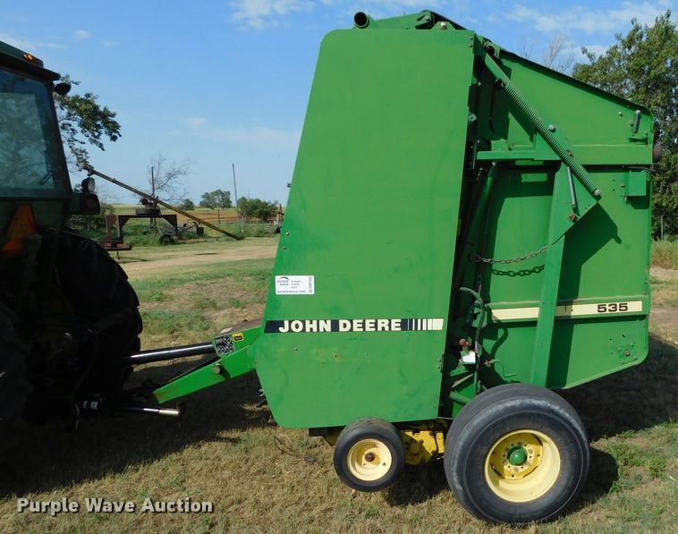 image for item DM2568 1992 John Deere 535  round baler