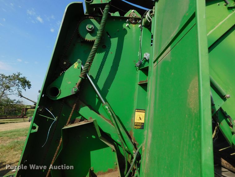 image for item DM2568 1992 John Deere 535  round baler