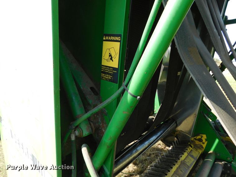 image for item DM2568 1992 John Deere 535  round baler