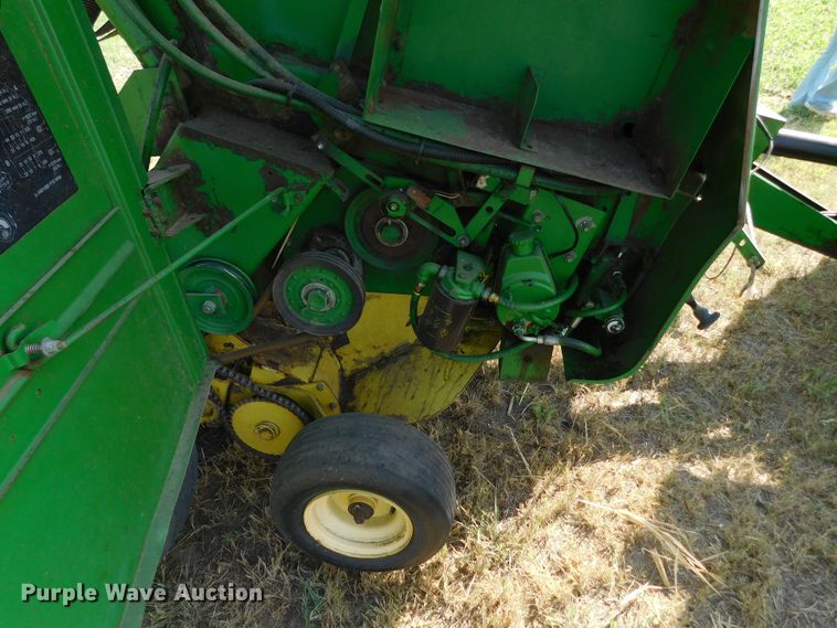 image for item DM2568 1992 John Deere 535  round baler