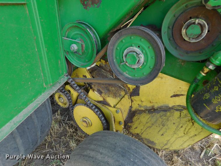 image for item DM2568 1992 John Deere 535  round baler