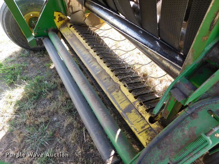 image for item DM2568 1992 John Deere 535  round baler