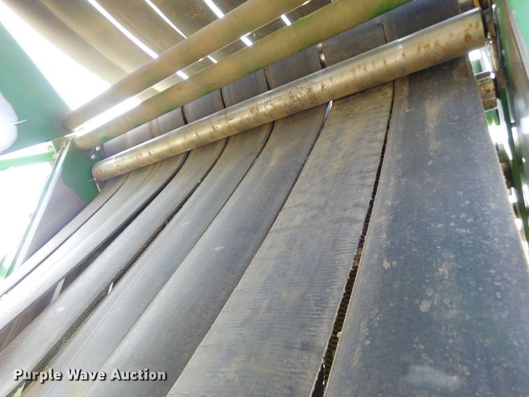 image for item DM2568 1992 John Deere 535  round baler