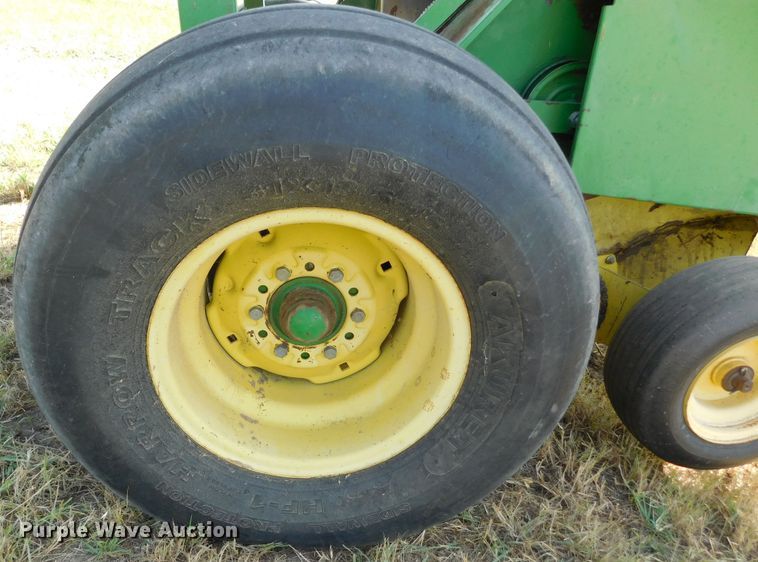 image for item DM2568 1992 John Deere 535  round baler