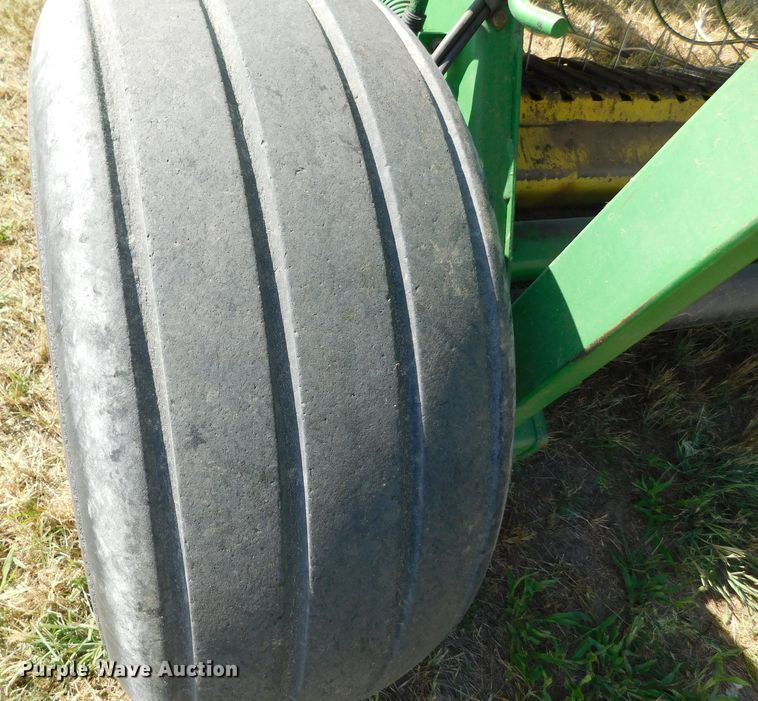 image for item DM2568 1992 John Deere 535  round baler
