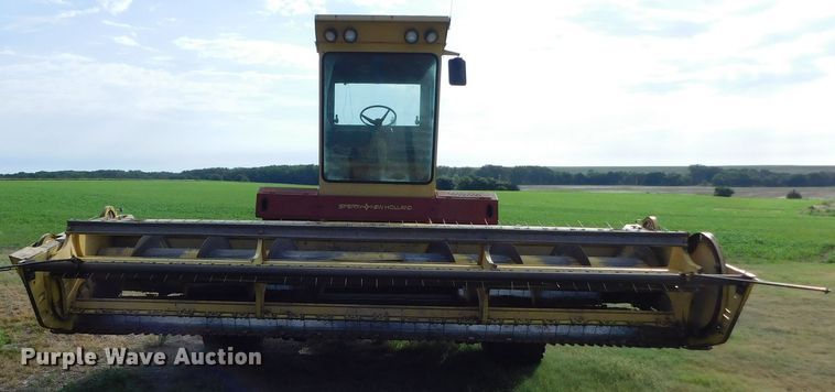 image for item DM2569 1982 New Holland 1116  swather / windrower