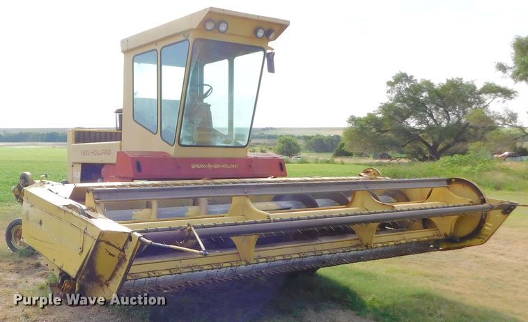 image for item DM2569 1982 New Holland 1116  swather / windrower
