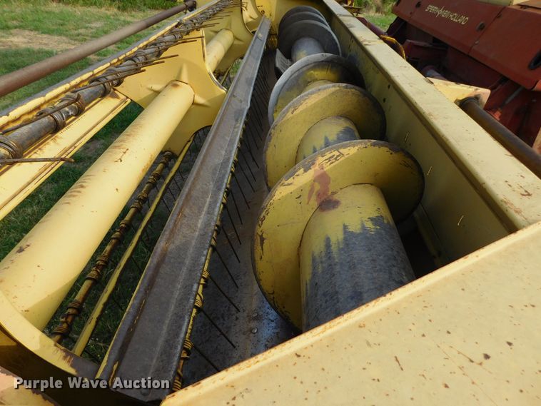 image for item DM2569 1982 New Holland 1116  swather / windrower