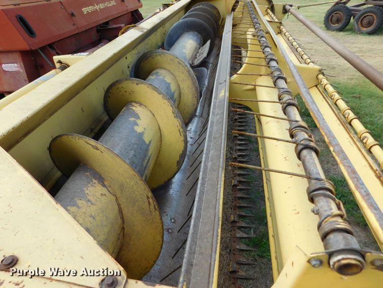 image for item DM2569 1982 New Holland 1116  swather / windrower