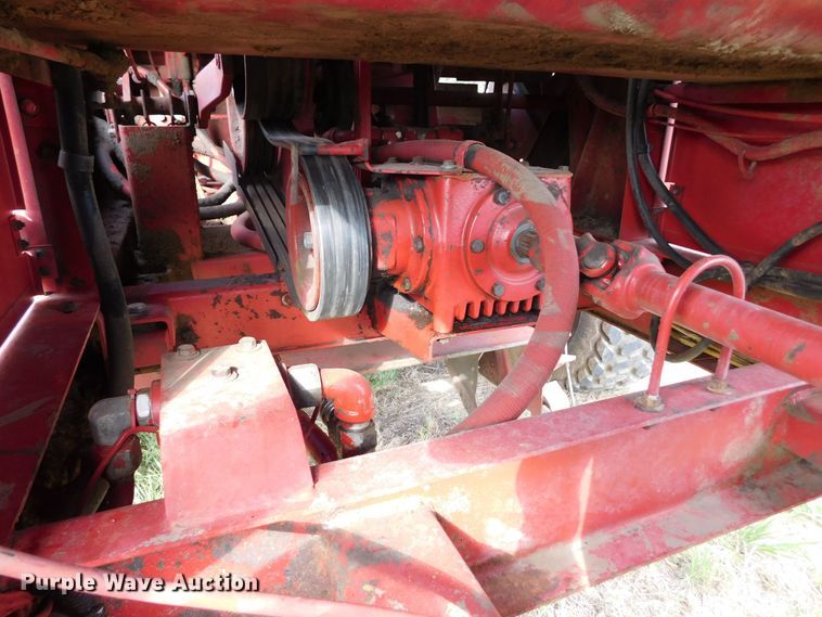 image for item DM2569 1982 New Holland 1116  swather / windrower