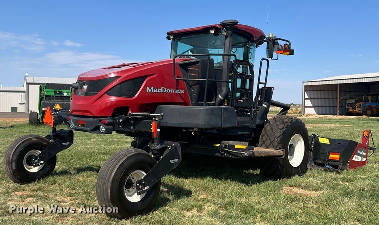 image for item DN4669 2019 MacDon M1240  swather / windrower