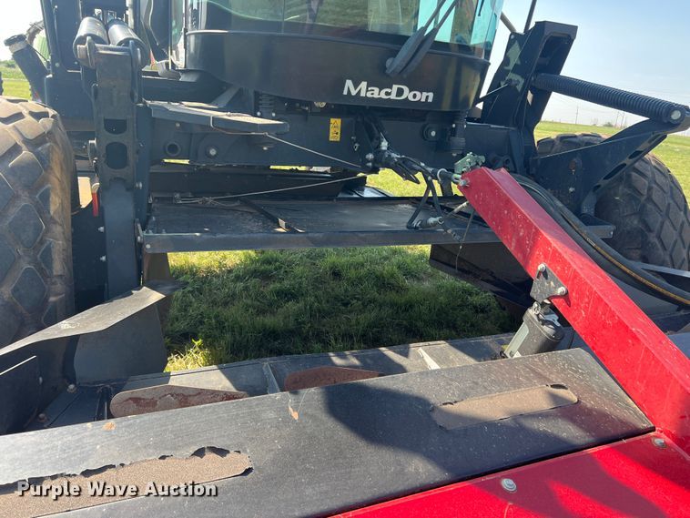 image for item DN4669 2019 MacDon M1240  swather / windrower
