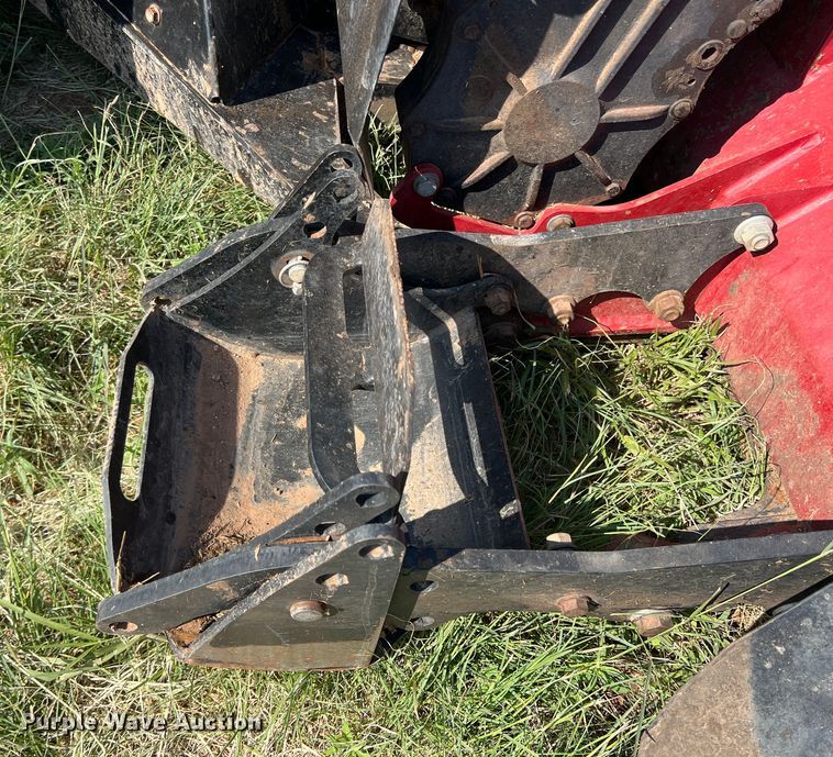 image for item DN4669 2019 MacDon M1240  swather / windrower