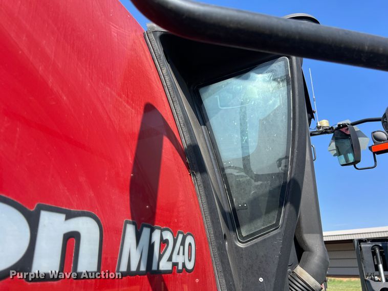 image for item DN4669 2019 MacDon M1240  swather / windrower