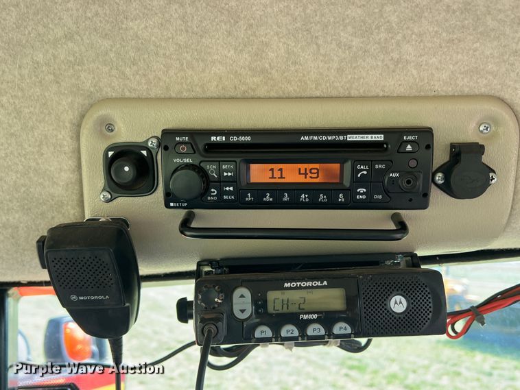 image for item DN4669 2019 MacDon M1240  swather / windrower