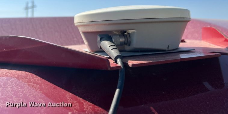 image for item DN4669 2019 MacDon M1240  swather / windrower