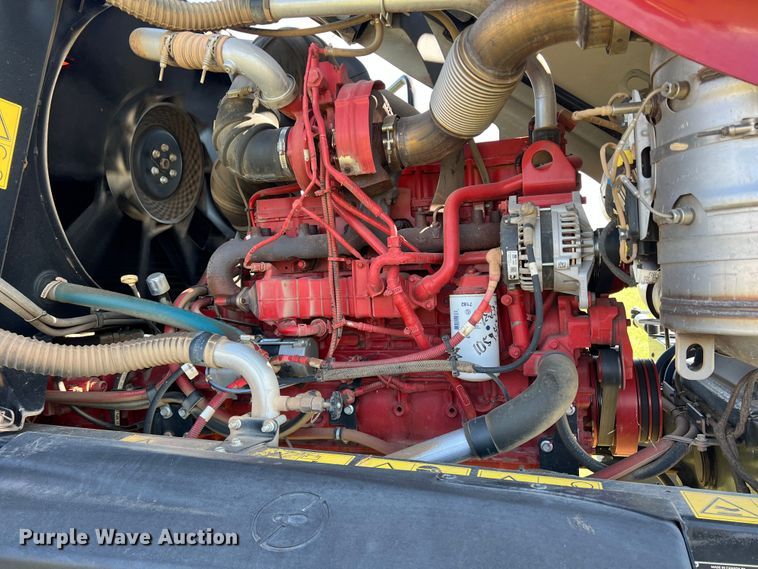 image for item DN4669 2019 MacDon M1240  swather / windrower