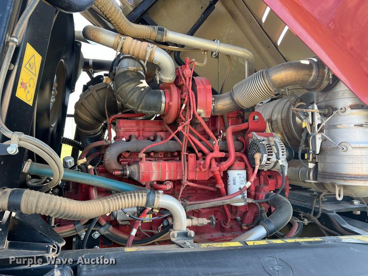 image for item DN4669 2019 MacDon M1240  swather / windrower