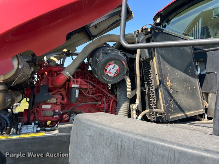 image for item DN4669 2019 MacDon M1240  swather / windrower