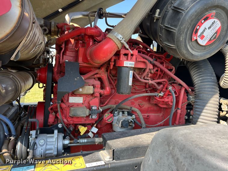 image for item DN4669 2019 MacDon M1240  swather / windrower