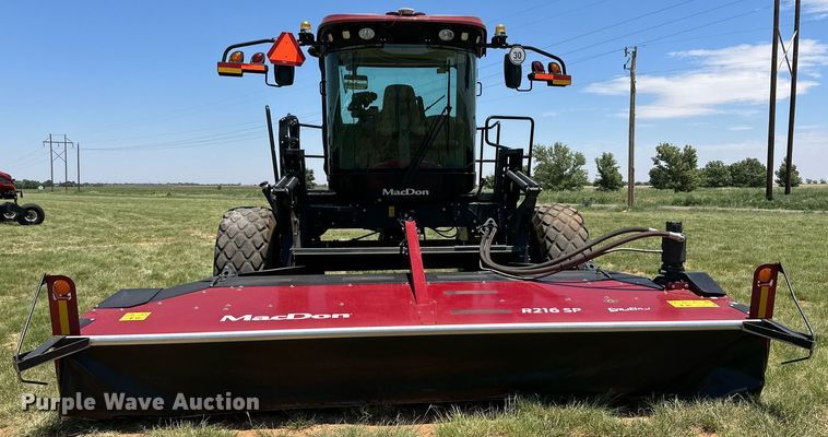 image for item DN4670 2021 MacDon M1240  swather / windrower