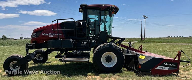 image for item DN4670 2021 MacDon M1240  swather / windrower