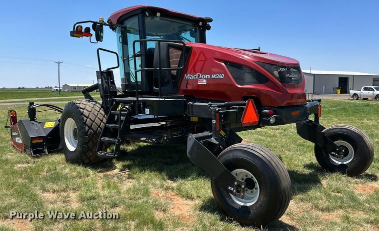 image for item DN4670 2021 MacDon M1240  swather / windrower