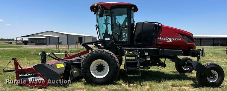 image for item DN4670 2021 MacDon M1240  swather / windrower
