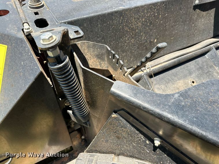 image for item DN4670 2021 MacDon M1240  swather / windrower