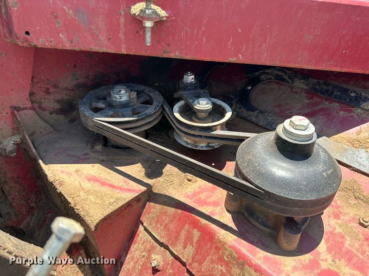 image for item DN4670 2021 MacDon M1240  swather / windrower