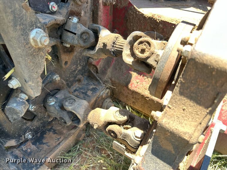 image for item DN4670 2021 MacDon M1240  swather / windrower