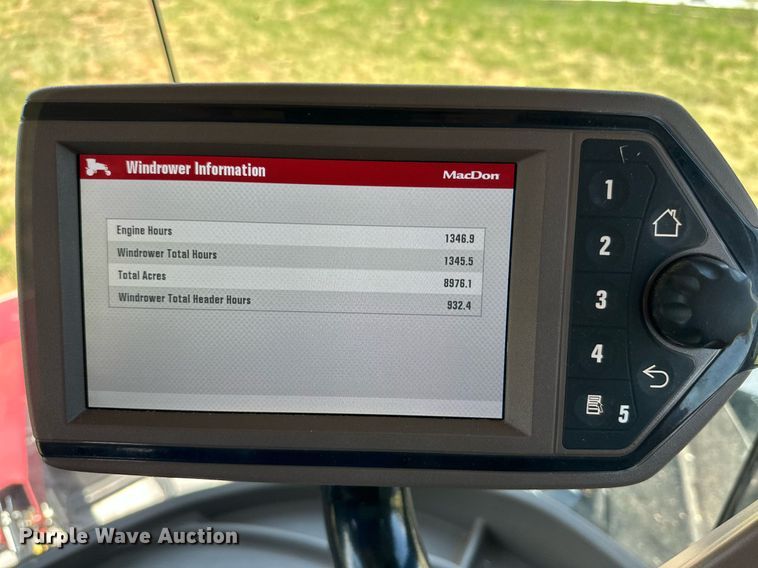 image for item DN4670 2021 MacDon M1240  swather / windrower