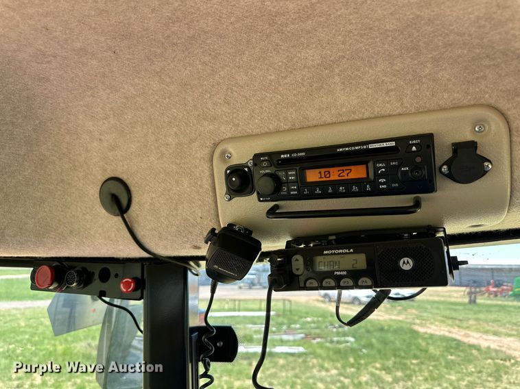 image for item DN4670 2021 MacDon M1240  swather / windrower