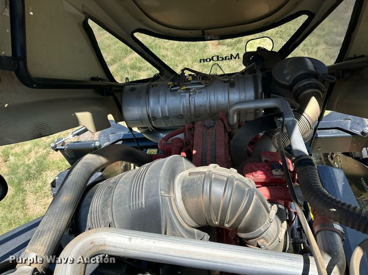 image for item DN4670 2021 MacDon M1240  swather / windrower