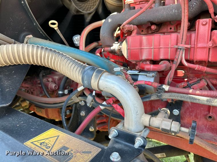 image for item DN4670 2021 MacDon M1240  swather / windrower