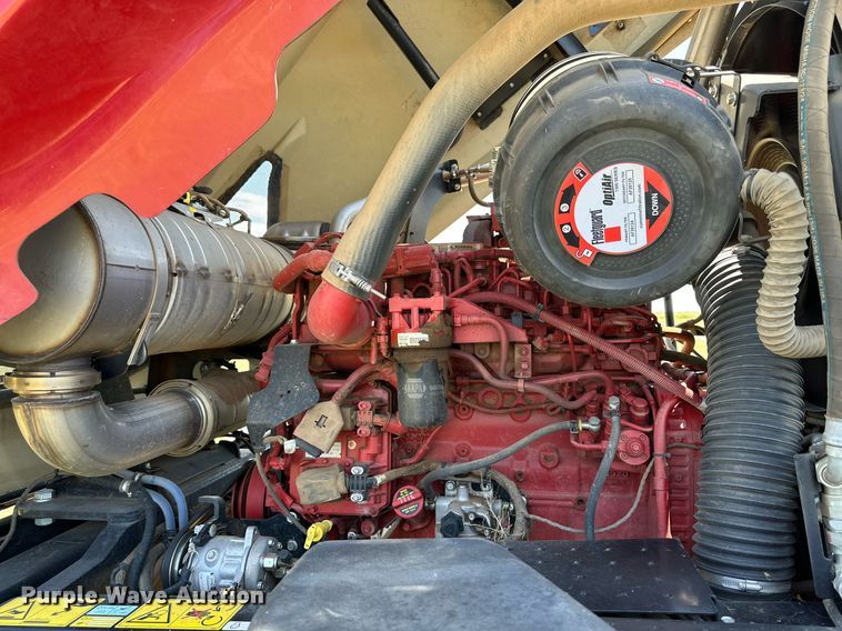 image for item DN4670 2021 MacDon M1240  swather / windrower