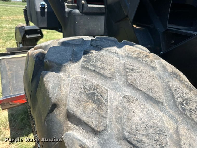 image for item DN4670 2021 MacDon M1240  swather / windrower