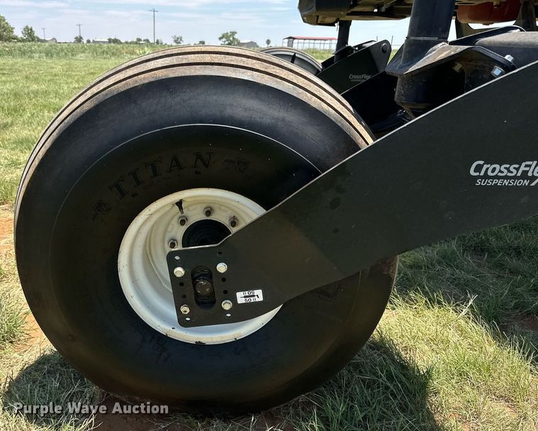 image for item DN4670 2021 MacDon M1240  swather / windrower