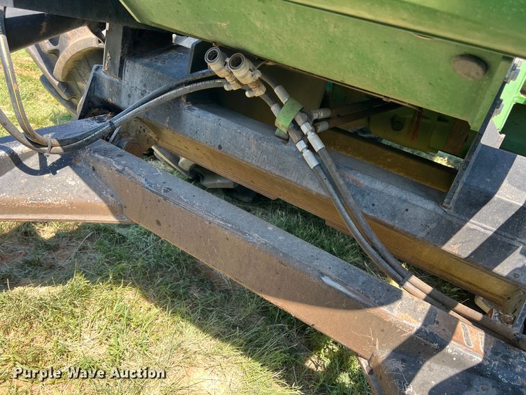 image for item DN4674 2007 John Deere 9520  4WD tractor