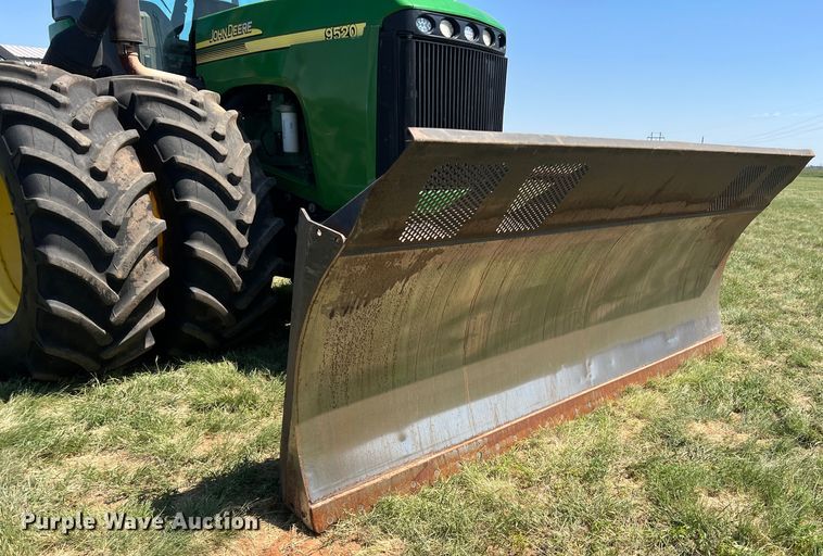 image for item DN4674 2007 John Deere 9520  4WD tractor
