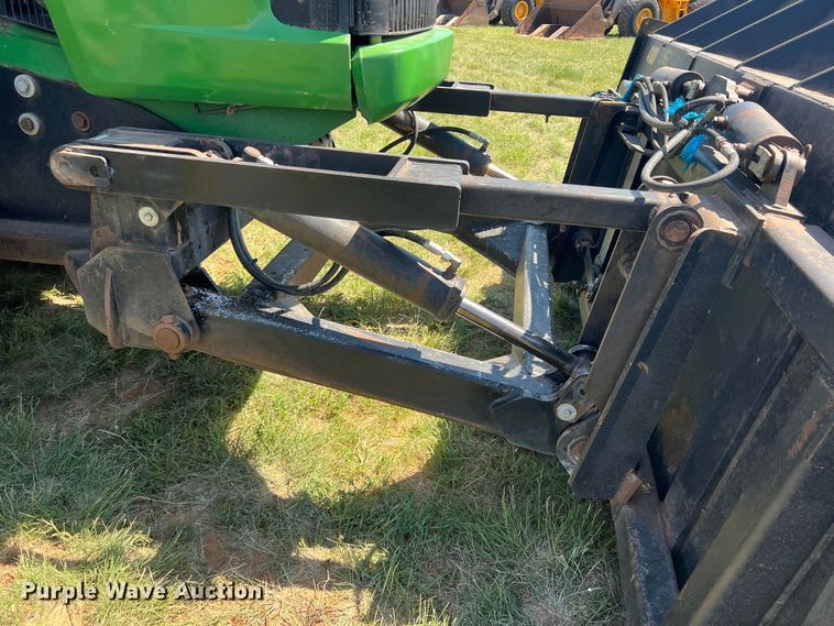 image for item DN4674 2007 John Deere 9520  4WD tractor