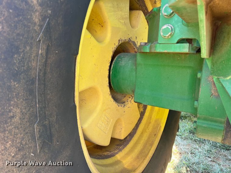 image for item DN4674 2007 John Deere 9520  4WD tractor