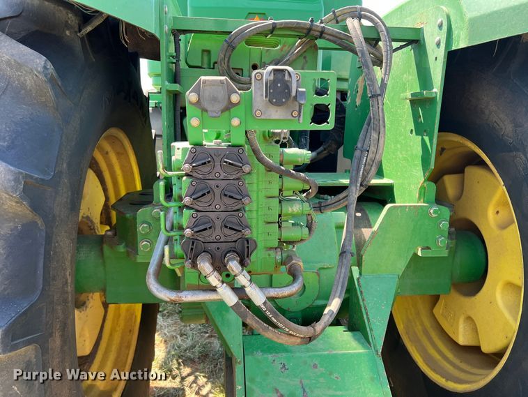 image for item DN4674 2007 John Deere 9520  4WD tractor