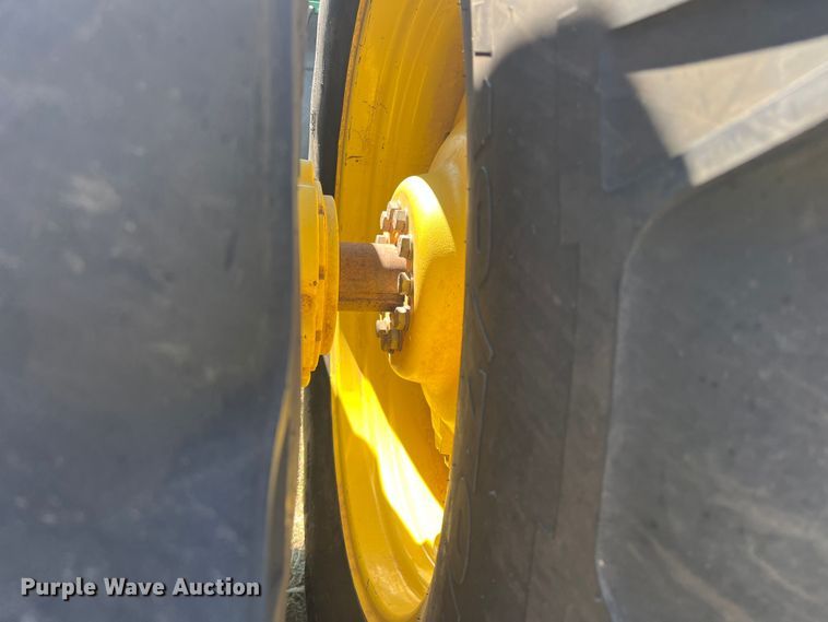 image for item DN4674 2007 John Deere 9520  4WD tractor